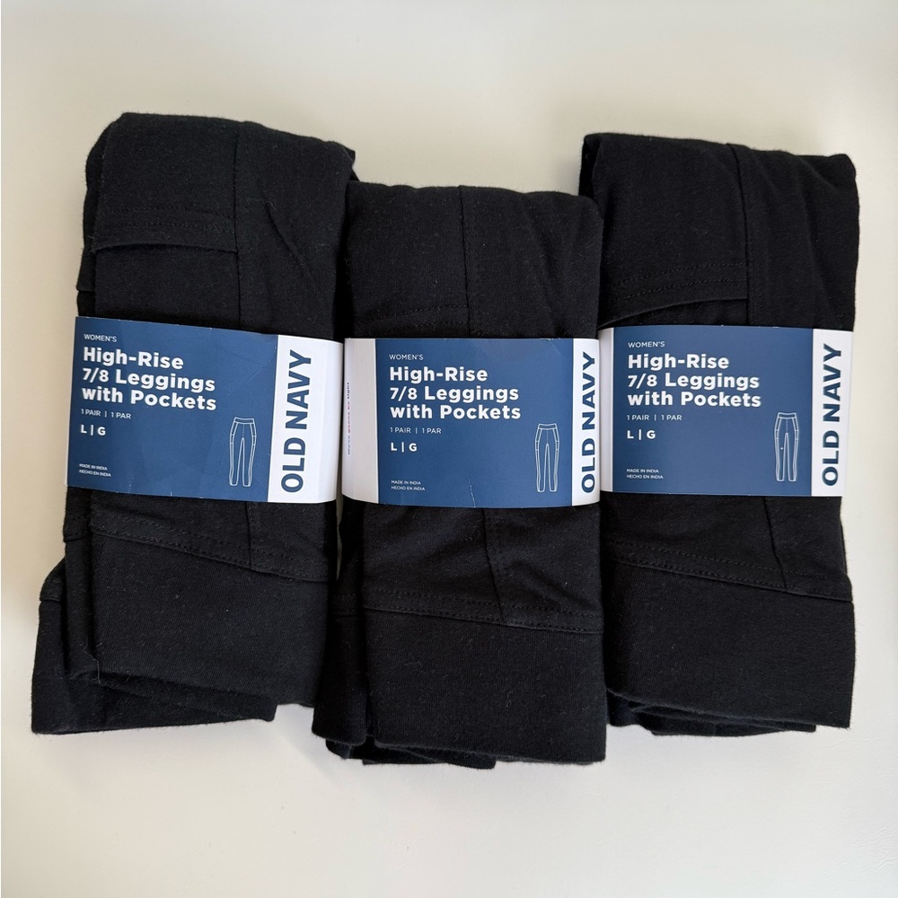 [SOLD] Old Navy Women’s High Rise 7/8 Leggings NWT